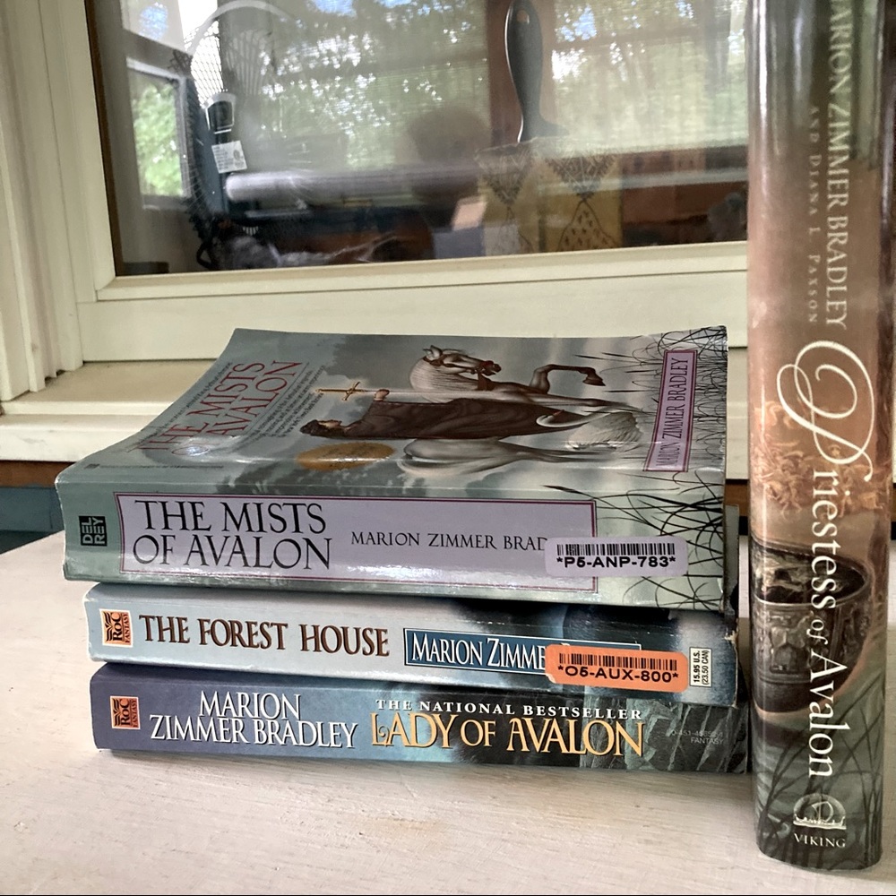 The Mists of Avalon series books 1-4 - Marion Zimmer Bradley